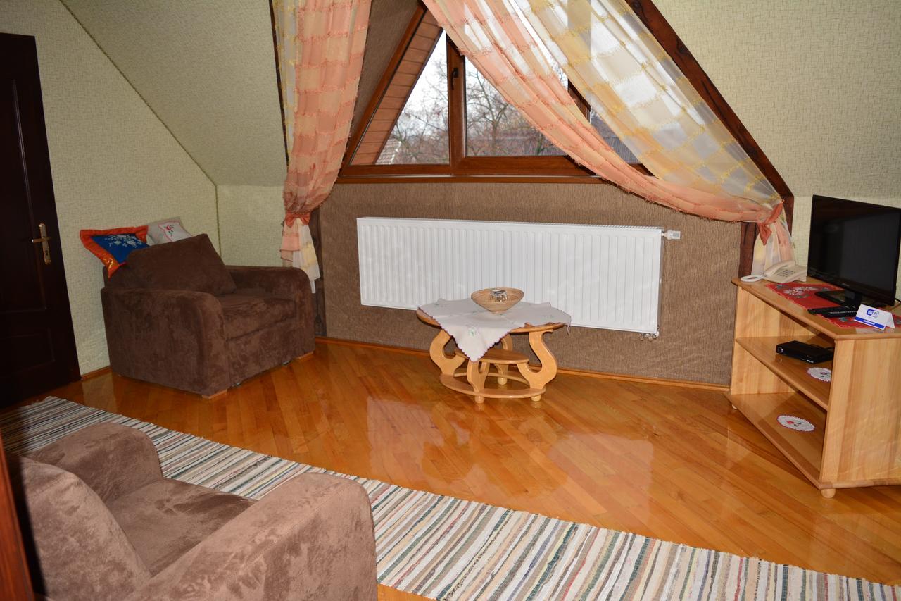 Hotel Svitlytsia Tyachiv 外观 照片